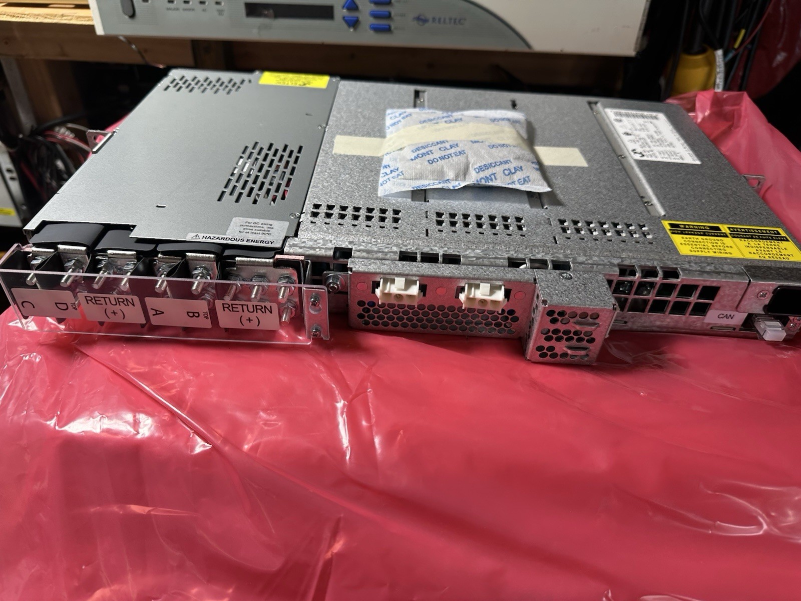 Flatpack S FPSJ601I-ANL-VC, Rear -48V W/LVD 1 U LVBD+Controller+(3) 48/1000 HE
