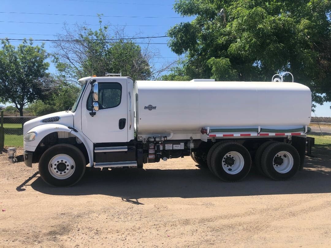 New 4,000 gallon TANK KIT with 6 sprays (2)- front (2) -rear (2)- side, pump