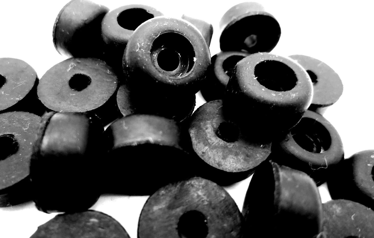 Screw-On Rubber Bumper Pad Foot – 1/8″ Screw Hole 1/2″ Pad 1/4 Tall – Free Ship!