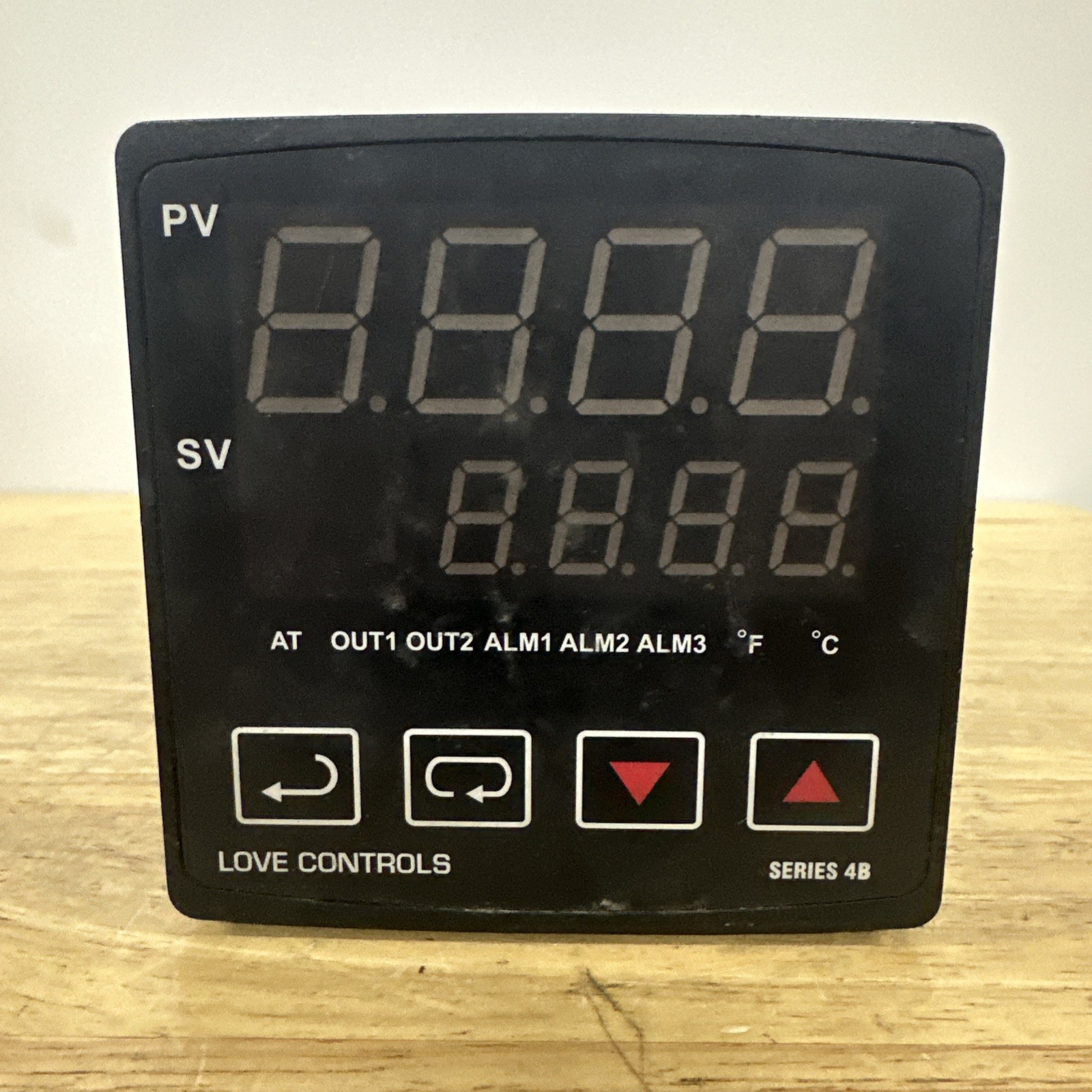Love Controls 4B-33 Temperature / Process Controller