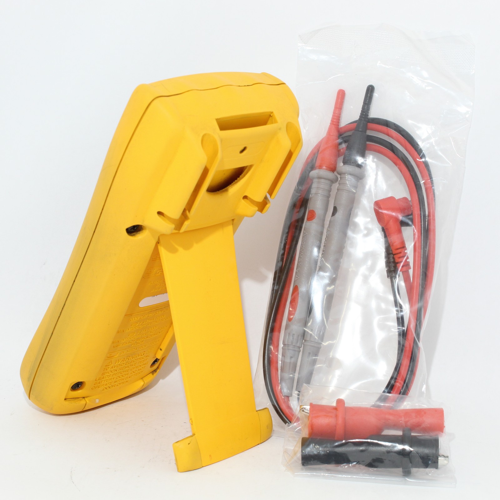 Good Fluke 179 True RMS Handheld Digital Multimeter with New Lead Set