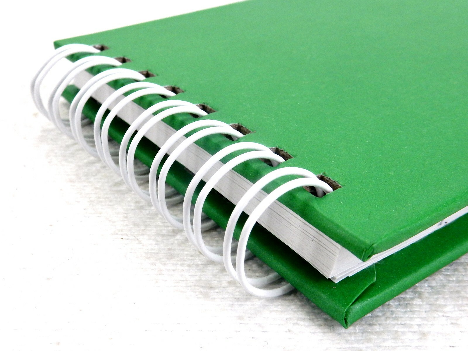 Seth Flip-Top Notebook, 60 Pages, Kelly Green Hard Cover, Wire Bound, #LO3102