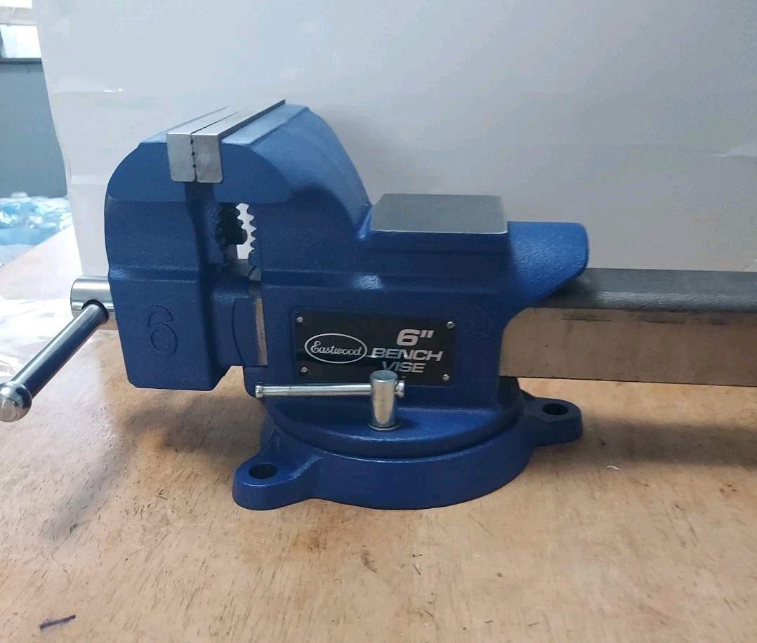 Bench Vise 6″ Jaws HD with Anvil Swivel Base NEW Open Box