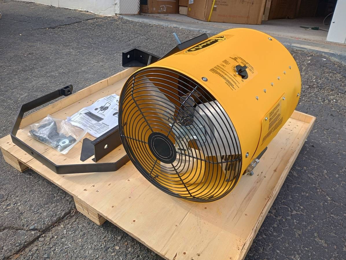 Fostoria YES-1524-1A Wall/Ceiling Electric Fan-Forced Heater 15KW 240V 1 Phase