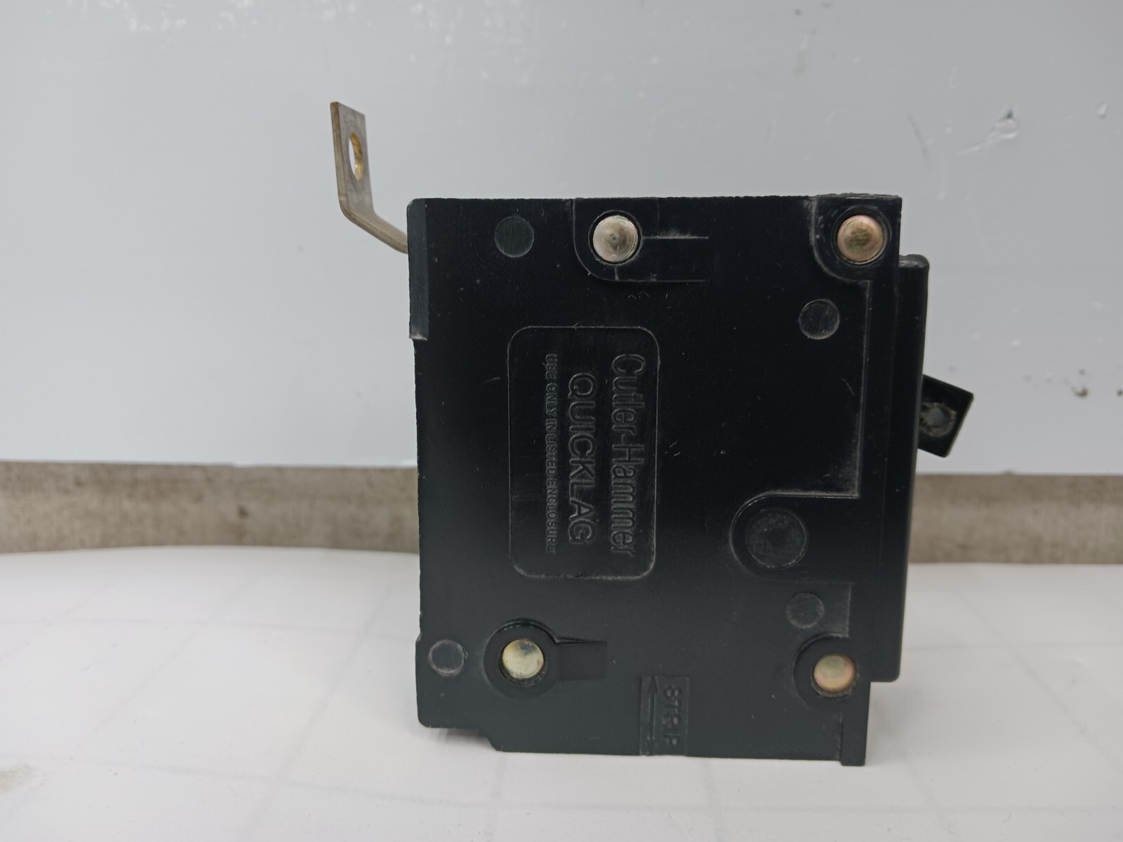 CUTLER HAMMER 30 AMP CIRCUIT BREAKER 1 POLE 120/240 VAC BA130