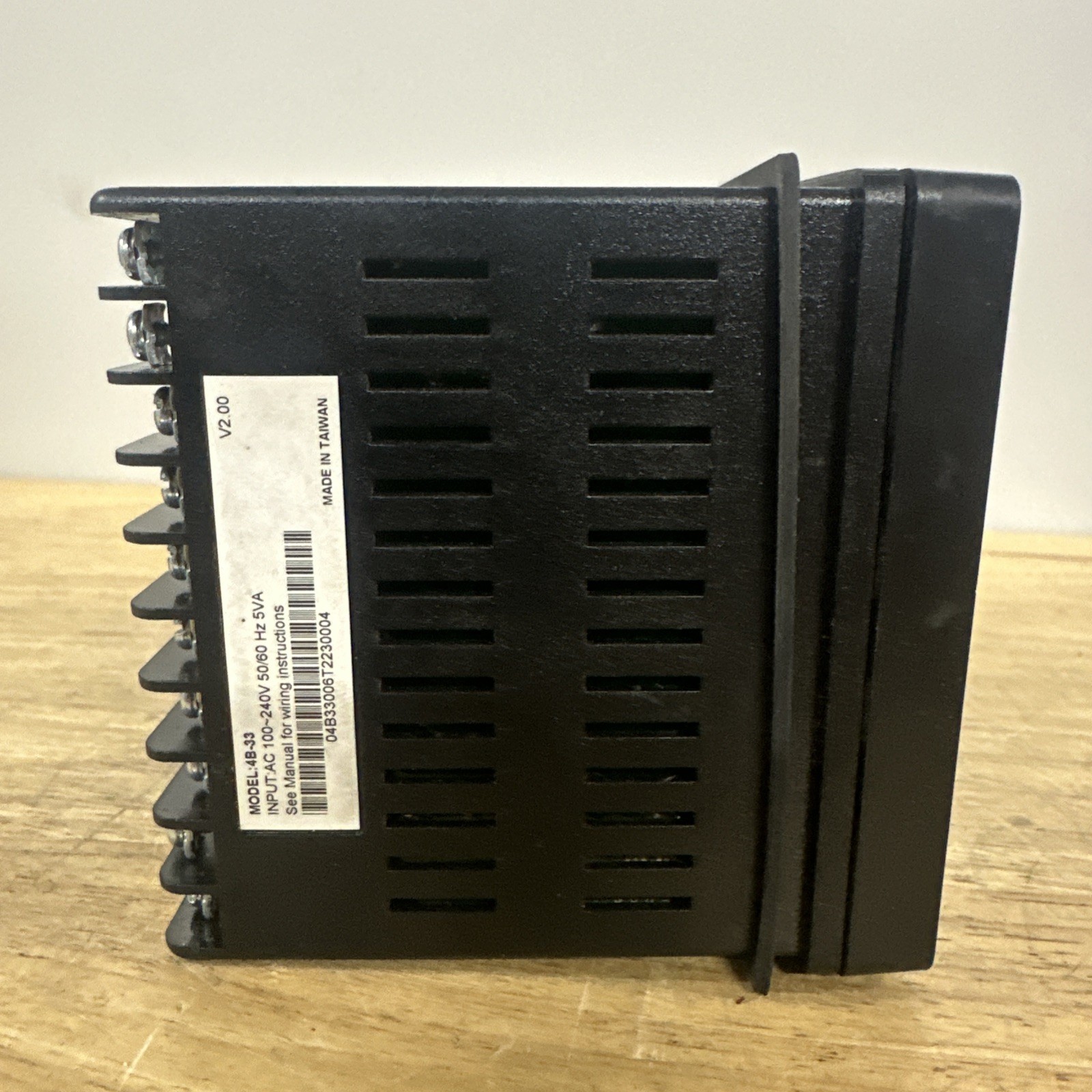 Love Controls 4B-33 Temperature / Process Controller