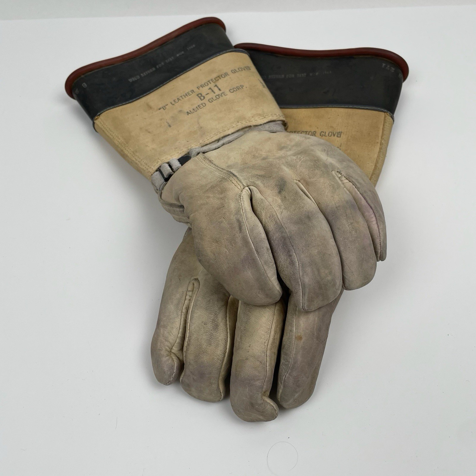 1967 CHARCO Rubber Lineman Gloves w/Allied B-11 Leather Protectors Display Only
