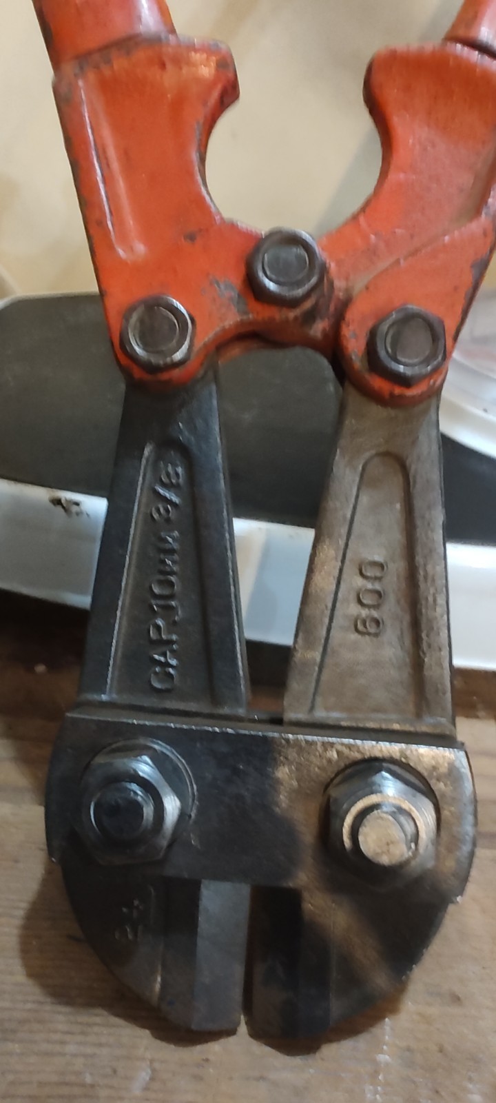 Used 600 Cap 10mm 3/8 24” inch Bolt Cutters / Cable Cutters Hand Tool