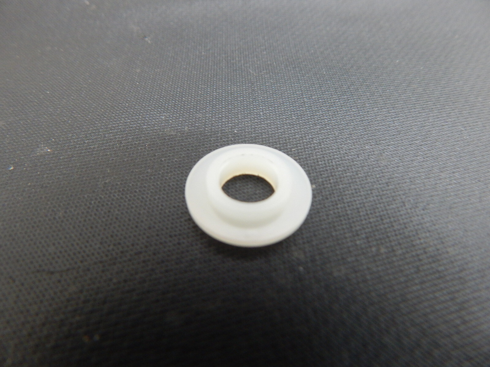 STOCK DRIVE A9M68-1806 NYLON SHOULDER WASHER 6/6 WHITE – BAG OF 100 – FAST SHIP