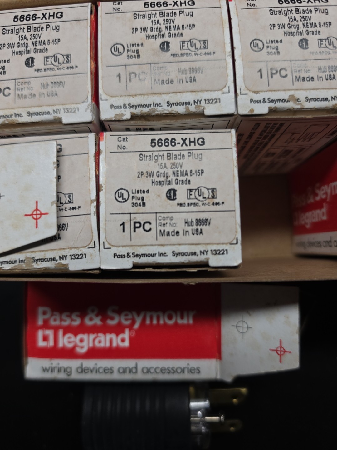 LOT 10 PASS & SEYMOUR 15A-250V STRAIGHT BLADE PLUG, #5666-XHG, 2-POLE 3-WIRE