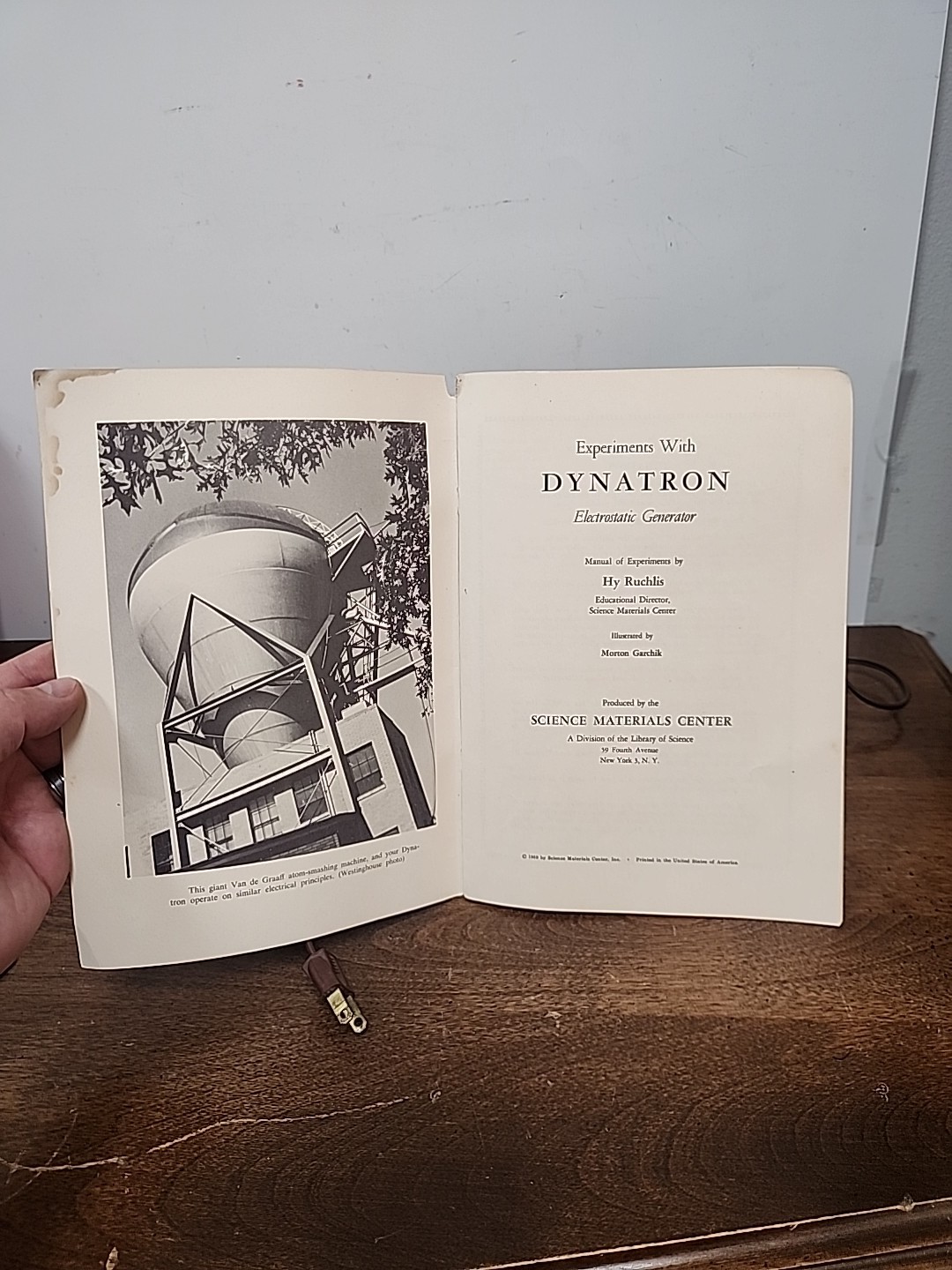 VINTAGE DYNATRON ELECTROSTATIC GENERATOR – WORKING WITH EXPERIMENT BOOK