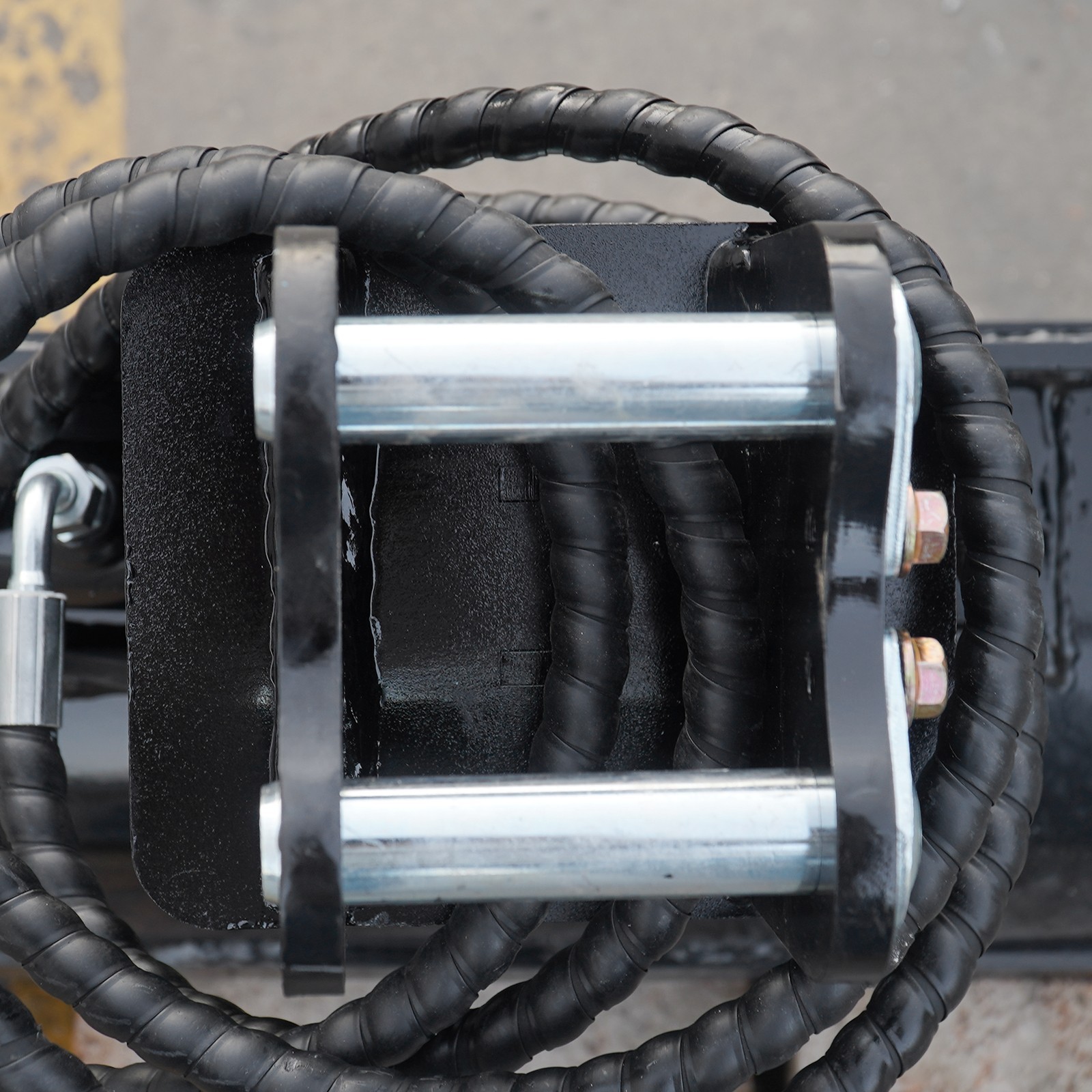 600mm Hydraulic Tilt Bucket for 1-1.5 Ton Mini Excavator Attachment NEW