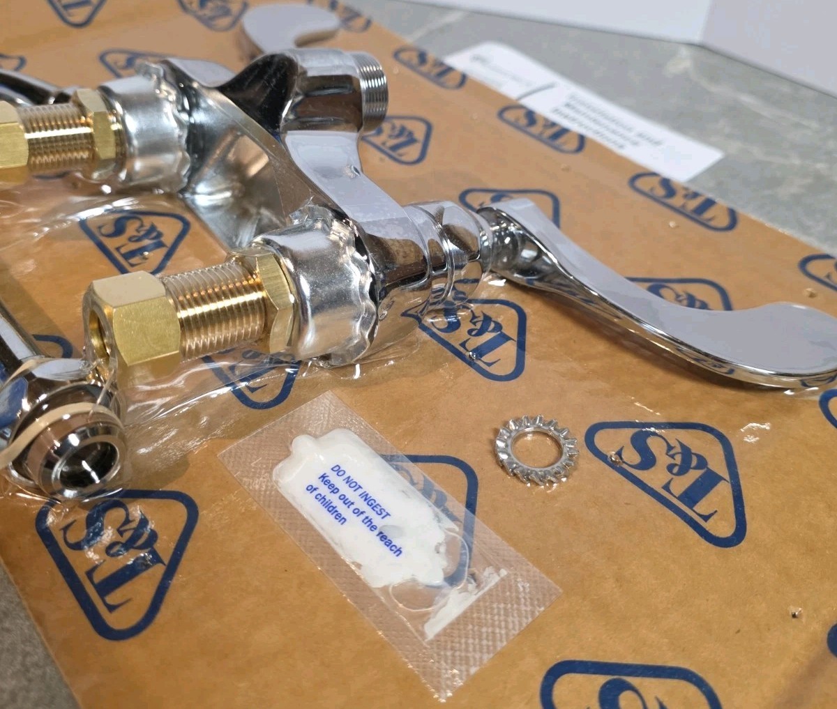 T & S B-0892 Medical Faucet 4″ Deck Mount Swivel Rigid Gooseneck 4″ Wrist Handle