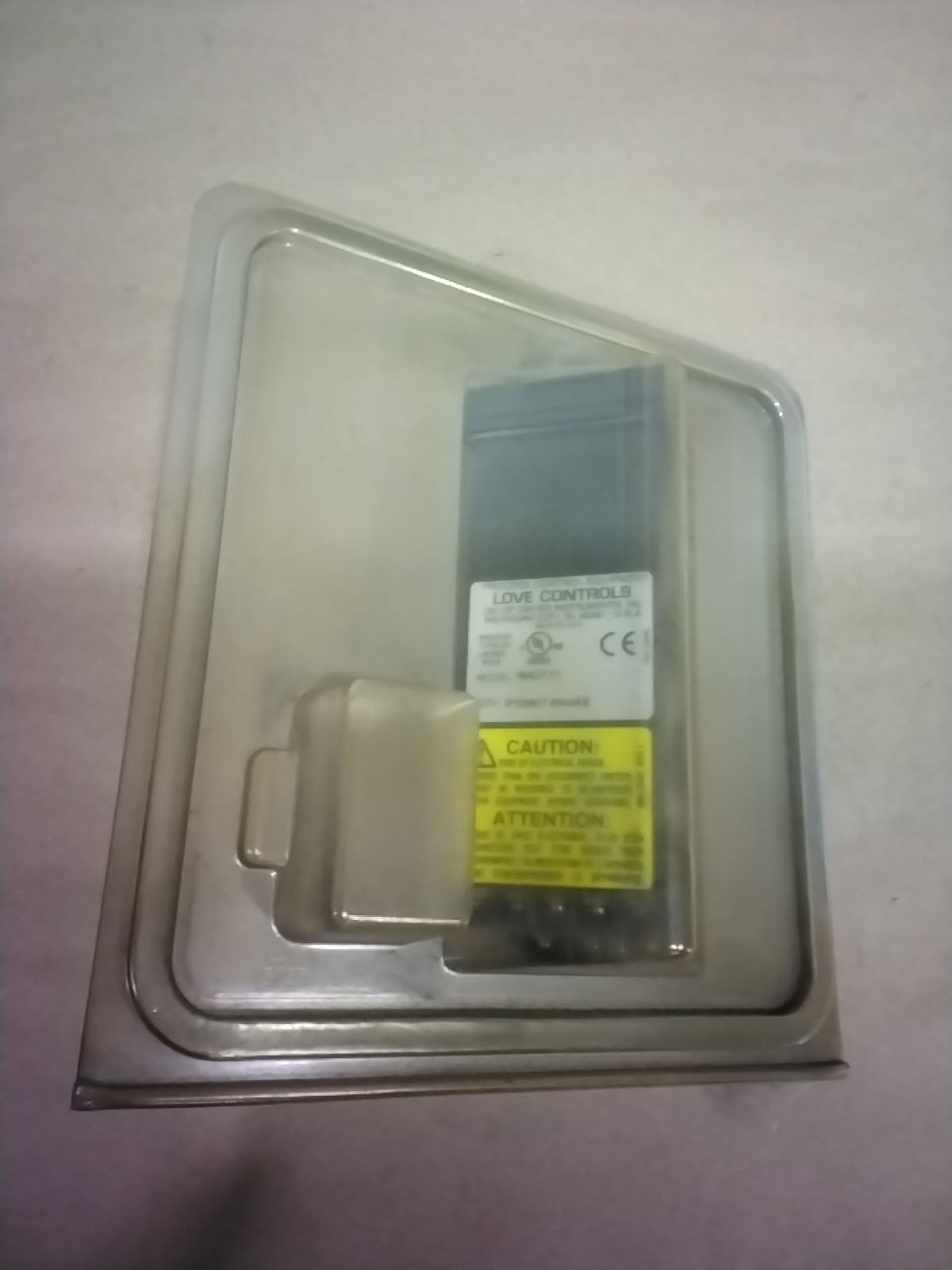 LOVE CONTROLS TEMPERATURE CONTROLLER 1008-16A2111