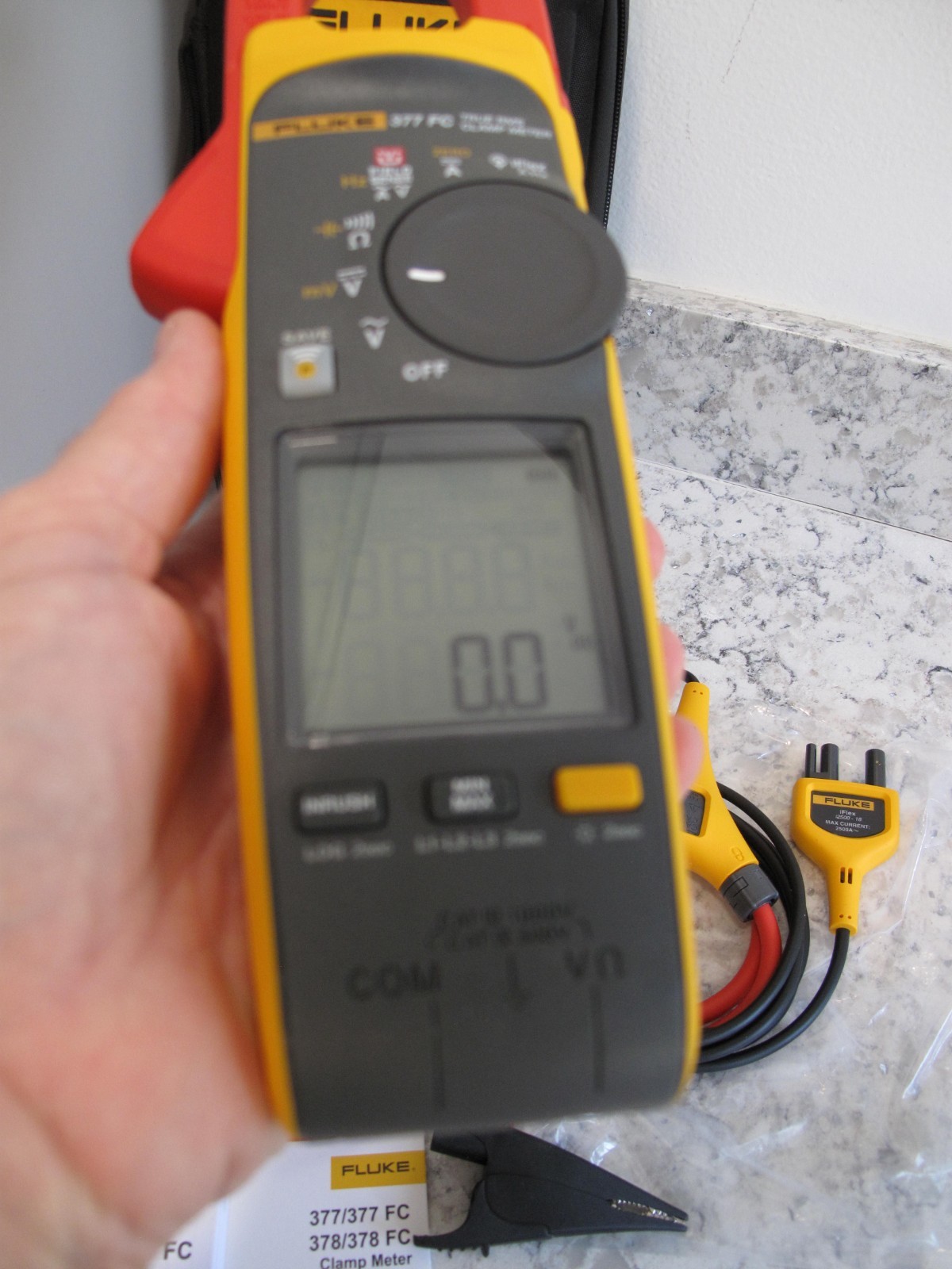 Fluke 377 FC true rms digital handheld clamp meter w/ iflex i2500-18 + bag+leads