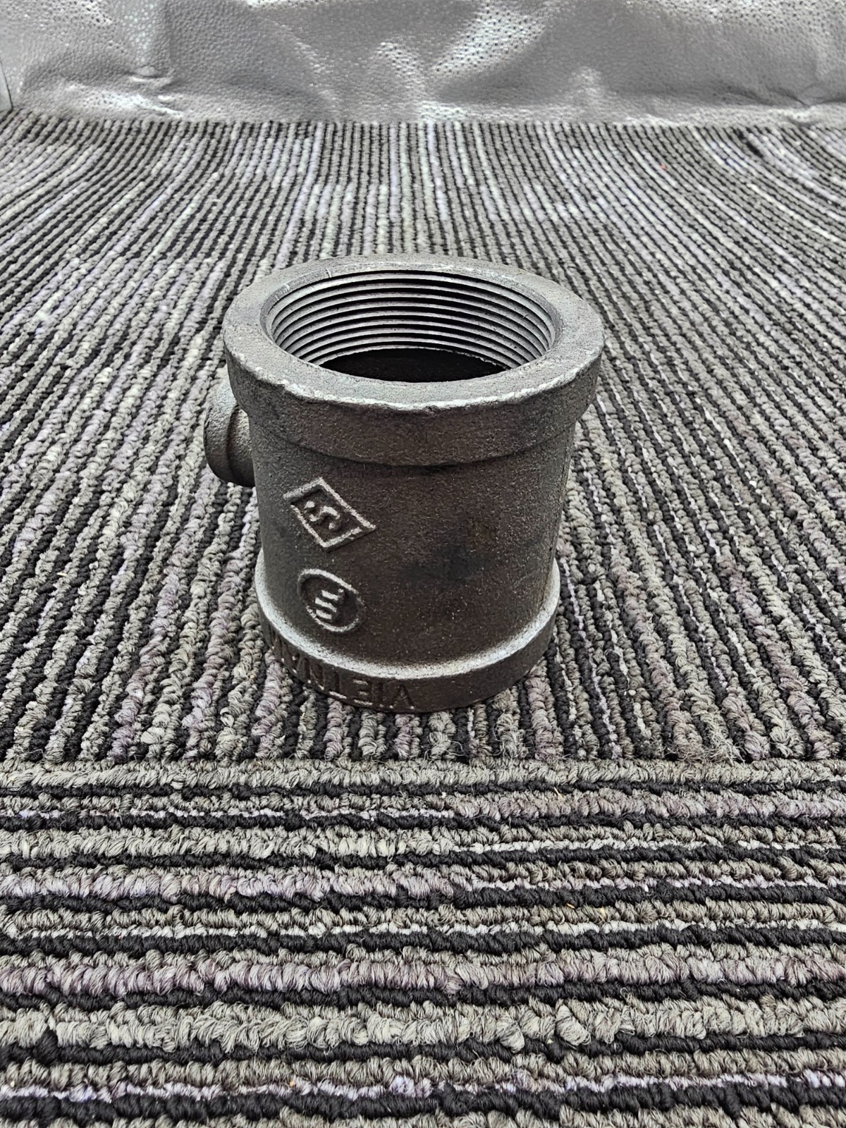 (QTY 2) Reducing Tee, 2″ X 2″ Malleable Iron Made in Vietnam