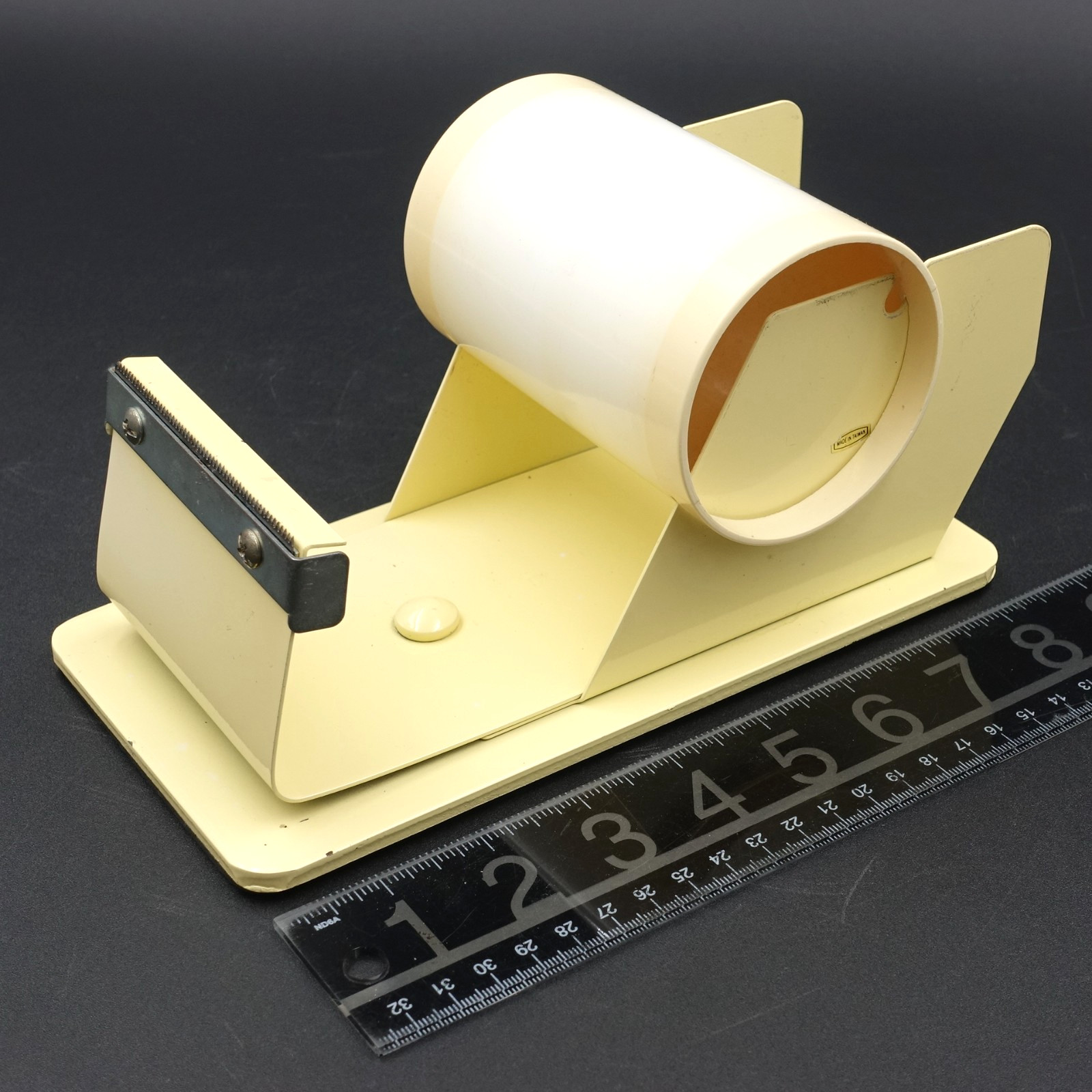 Vtg Steel Desk Tape Dispenser 3.5″ W Roll Heavy Duty Yellow Rubber Feet Taiwan