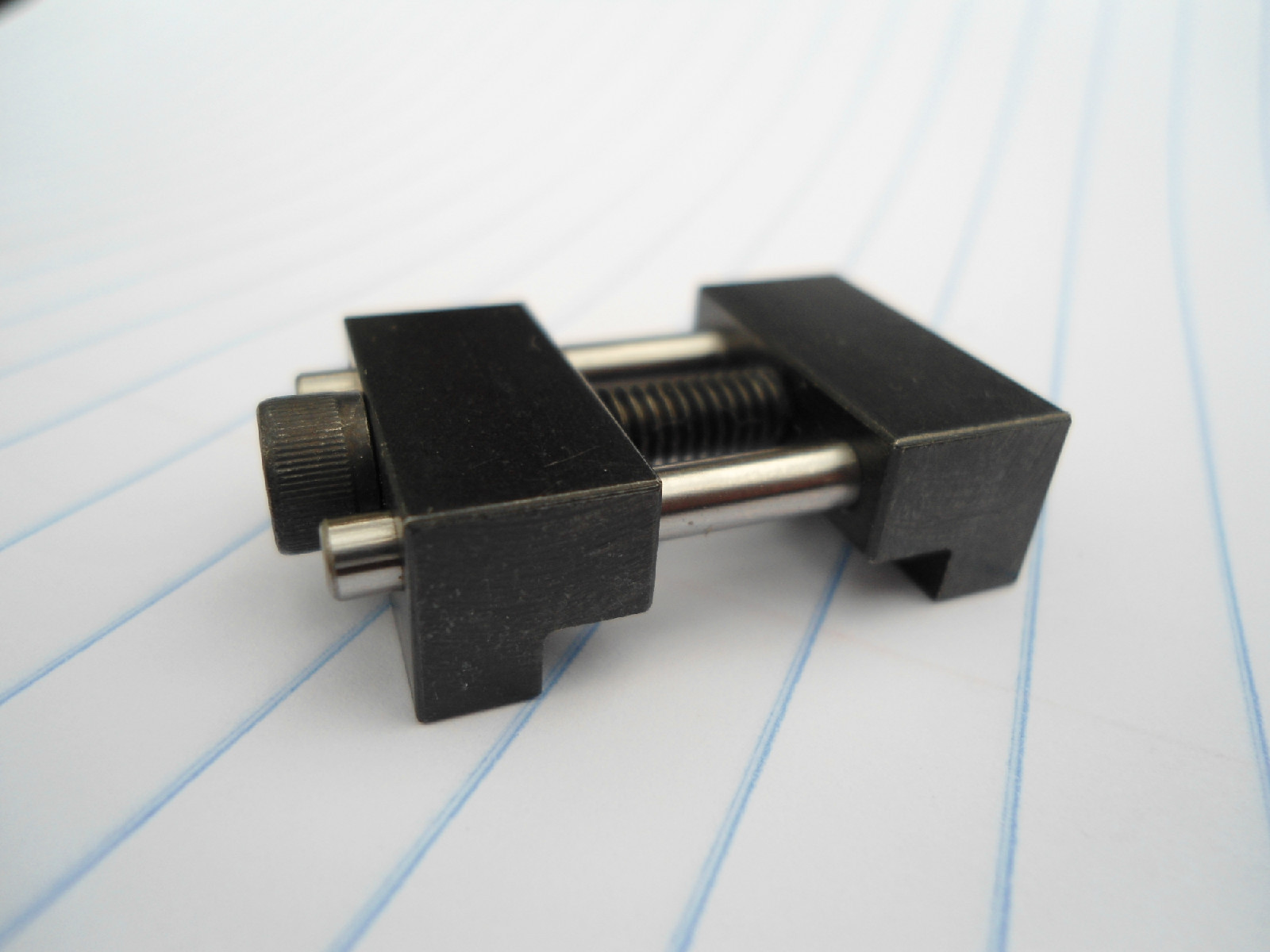 Vise jaw work stop locator for milling vises. Fits jaw 3/8″-1″ Made in USA