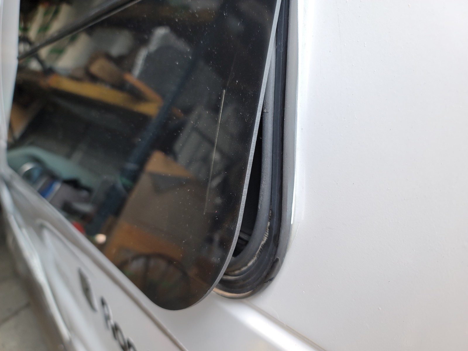 Bottom rear Side Glass Plexiglass Smoke Color Roadtrek 190p Read Description