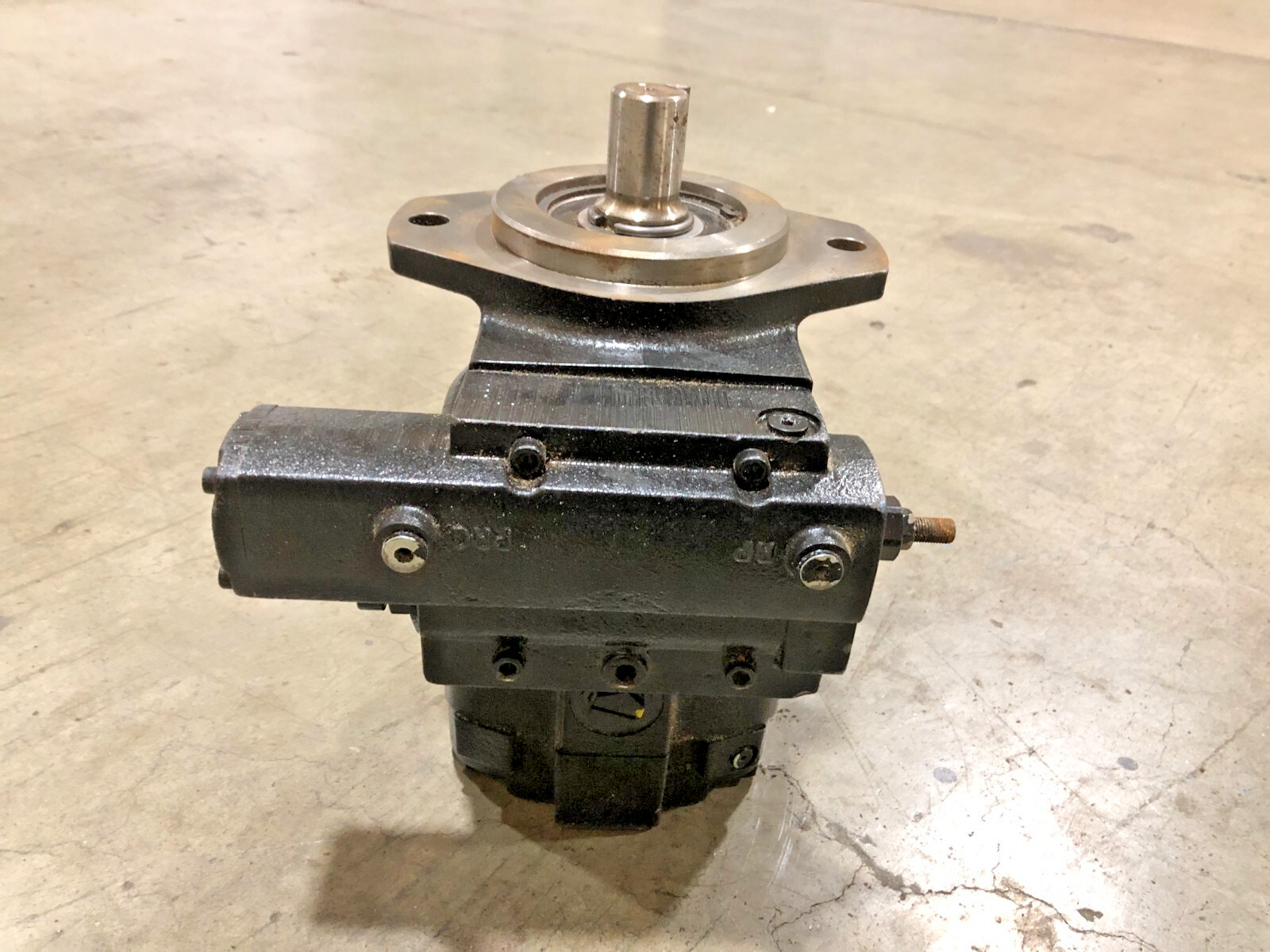 New Oilgear PVWJ-076-A1UV-LSAY-P-1NNSN Hydraulic Pump 1-1/4″ Shaft