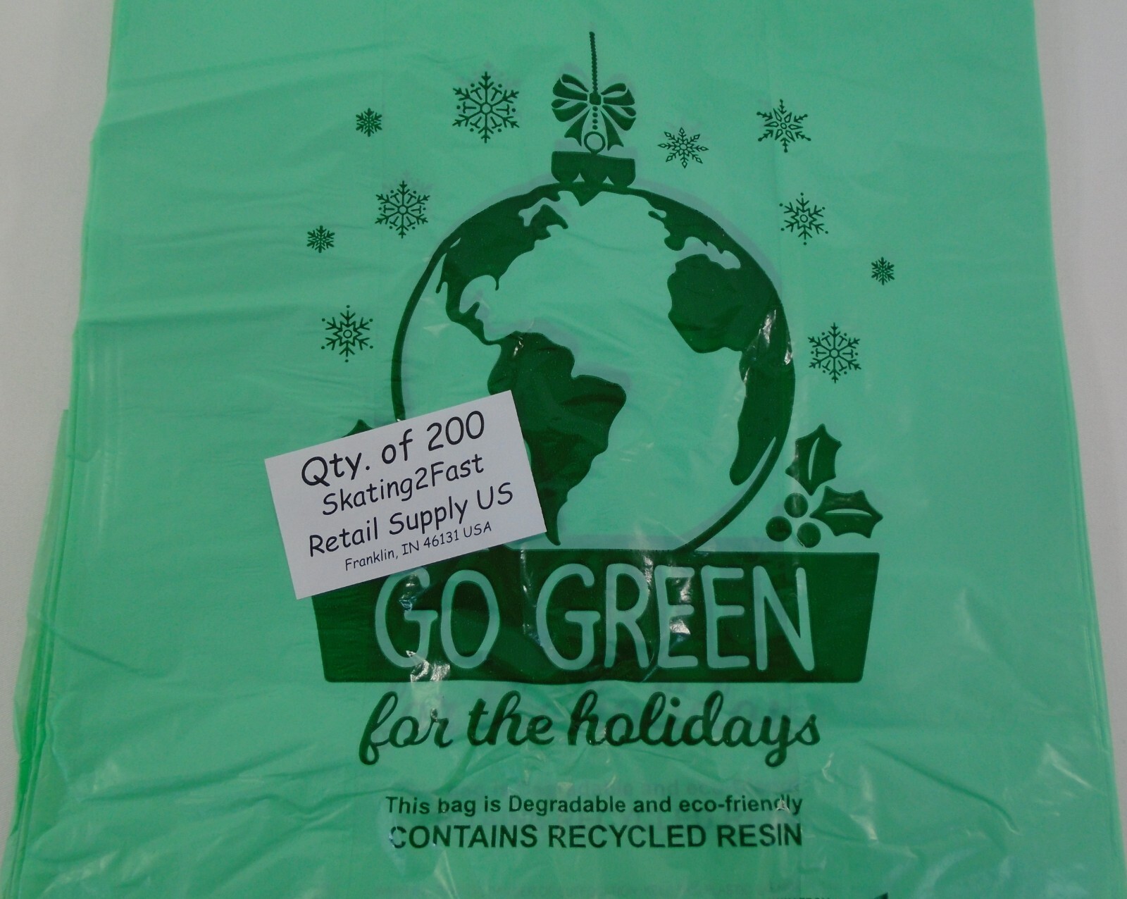 200 Qty. Go Green Holiday Degradable Plastic T-Shirt Bags Handles 11″x6″x21″
