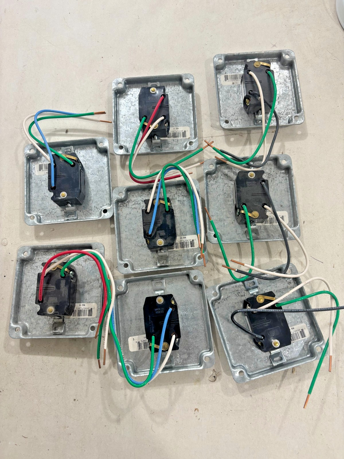 Lot of 8 – P&S L5-15R, 15A 125V Turn-Loc Single Receptacle with Steel Cover