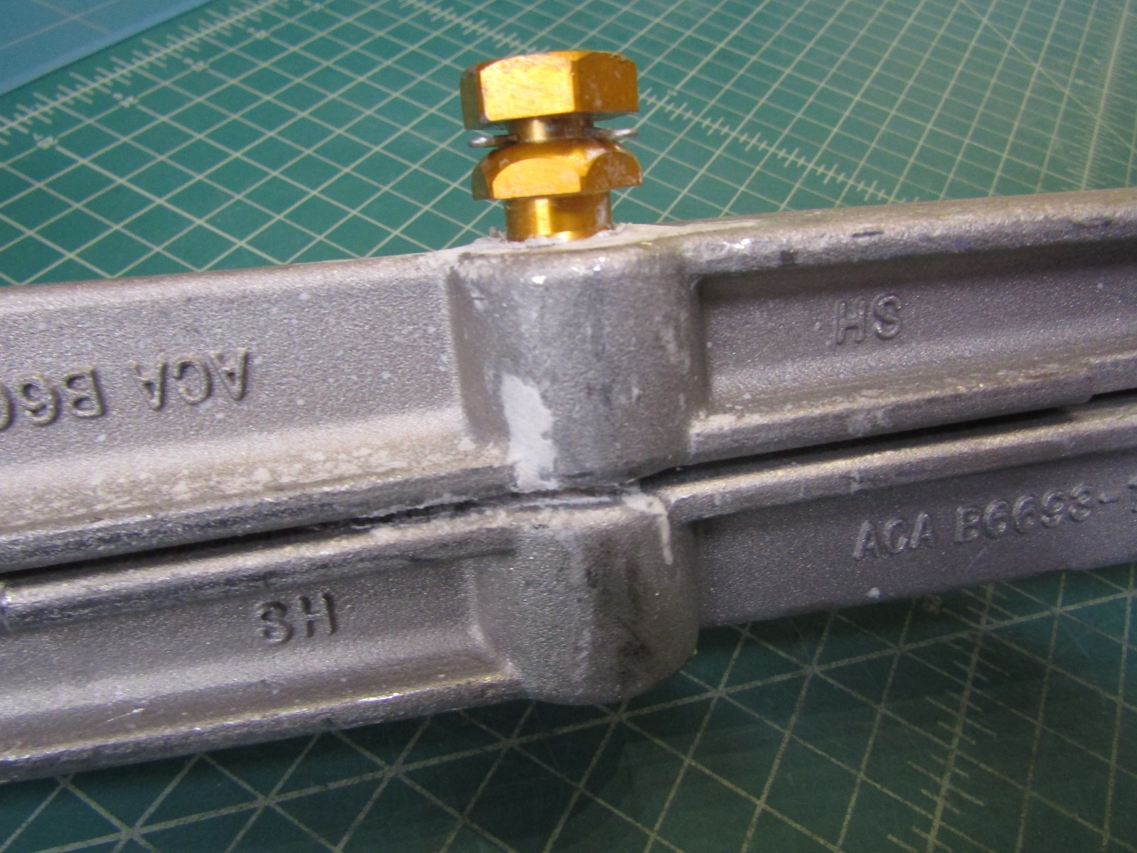 1 – Alcoa Speed-Grip Spacers for Two Bundle Conductors 3312 1.140 – 1.170, ACA B