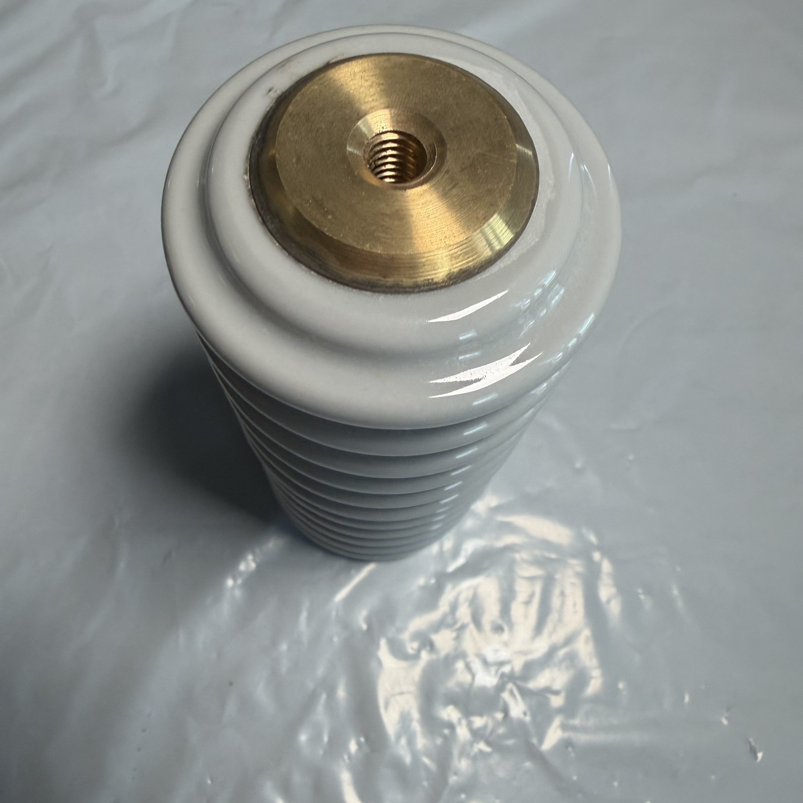 Meister International Bus Insulator6”x2 .5”