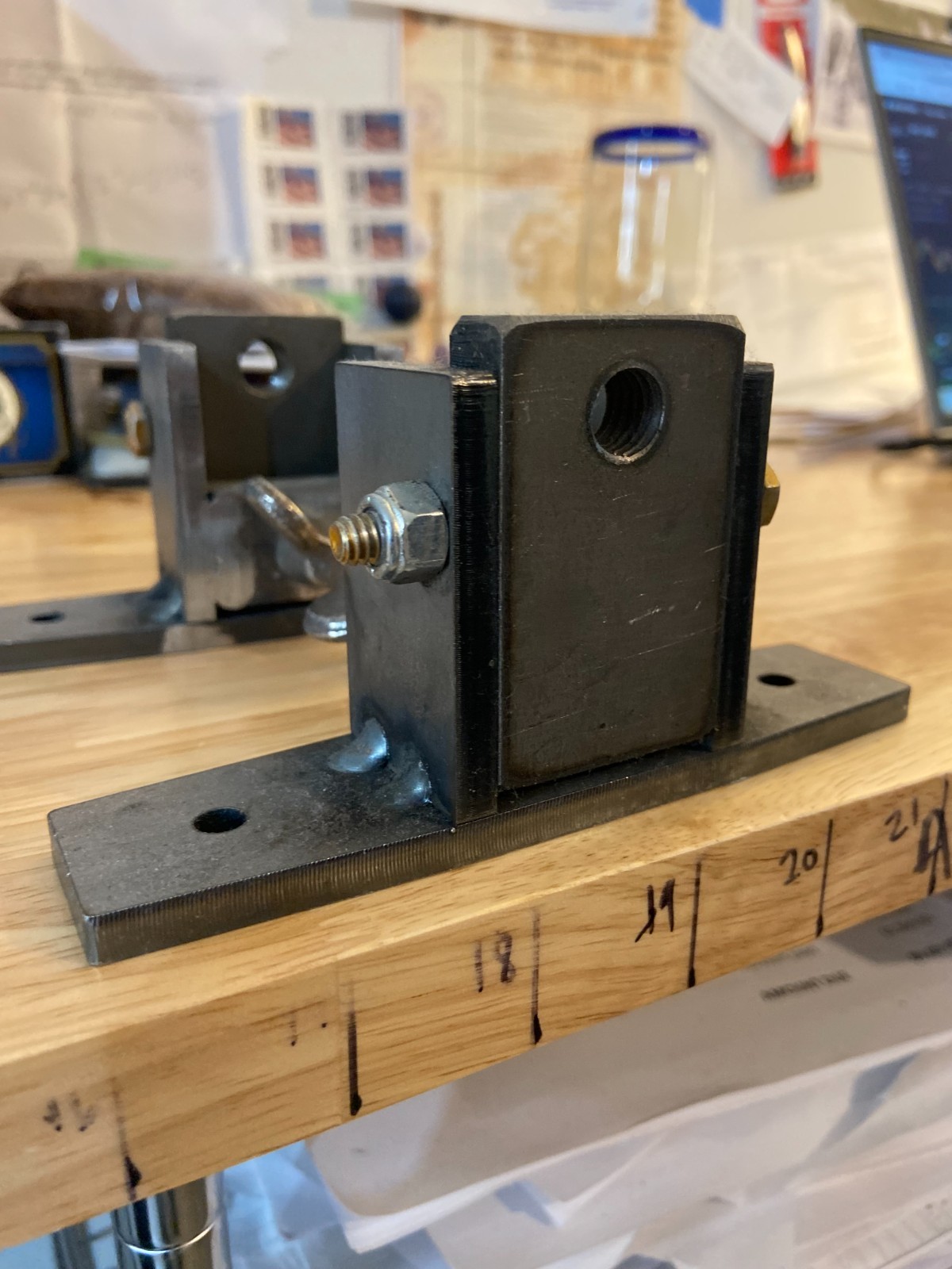 belt grinder tracking mechanism