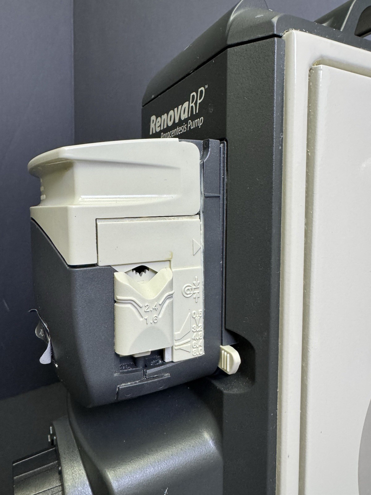 GI Supply RenovaRP Paracentesis Paristaltic Pump GIS-27 – Powers On