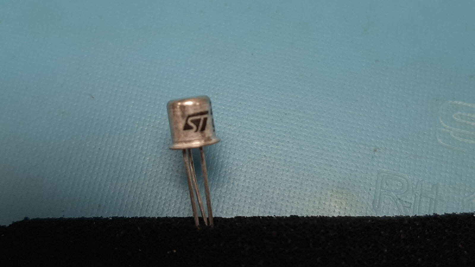 (10 PCS) 2N3700 Transistor NPN bipolar 80V, 1A, 0.5/1.8W, TO18, 4dB, ST MICRO