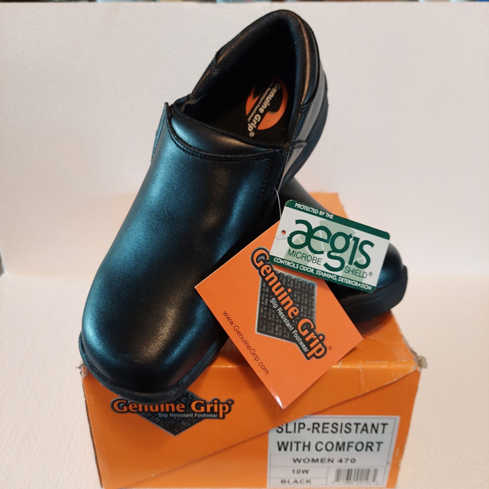? Genuine Grip Women 10~Mens 8~ Slip Resistant~Antimicrobial~Dream Work Shoes