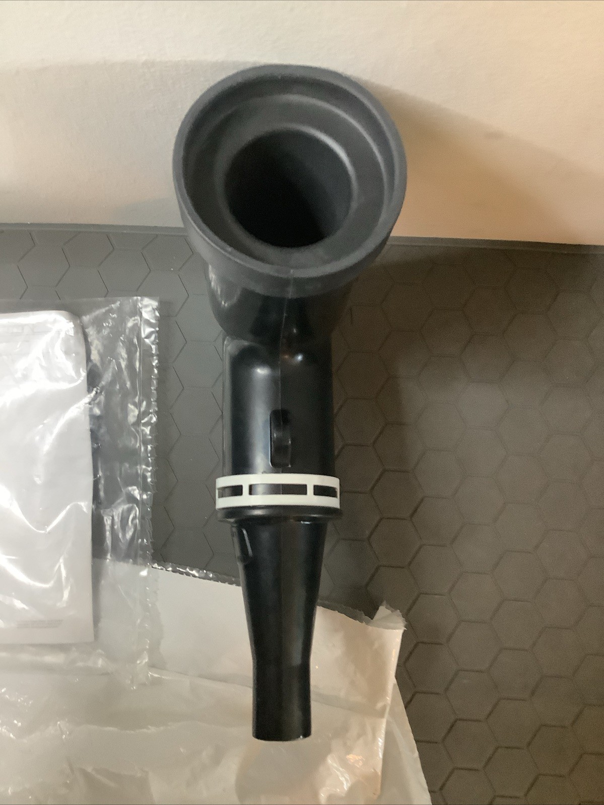Eaton LE215CC00T 15kV Class 200A 8.3/14.4kV Loadbreak Elbow Test Parts As Shown