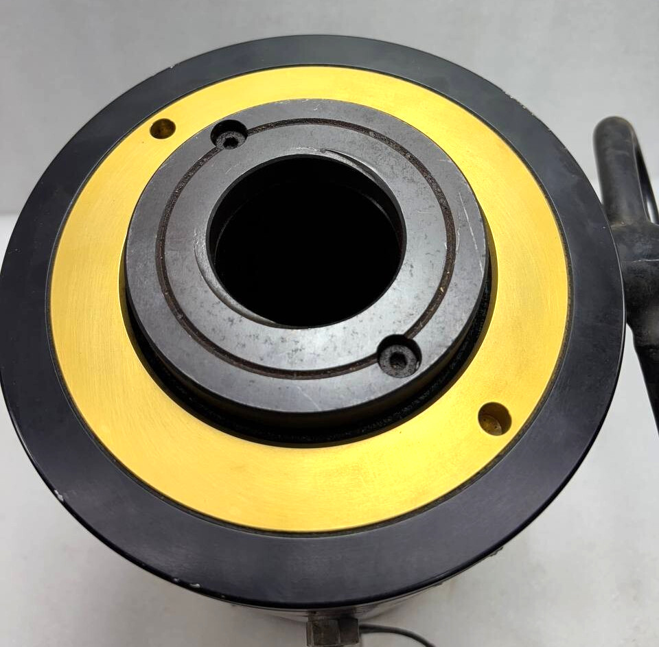 Enerpac RACH604 65.6 ton Capacity 3.94 in Stroke Aluminum Hollow Plunger Used