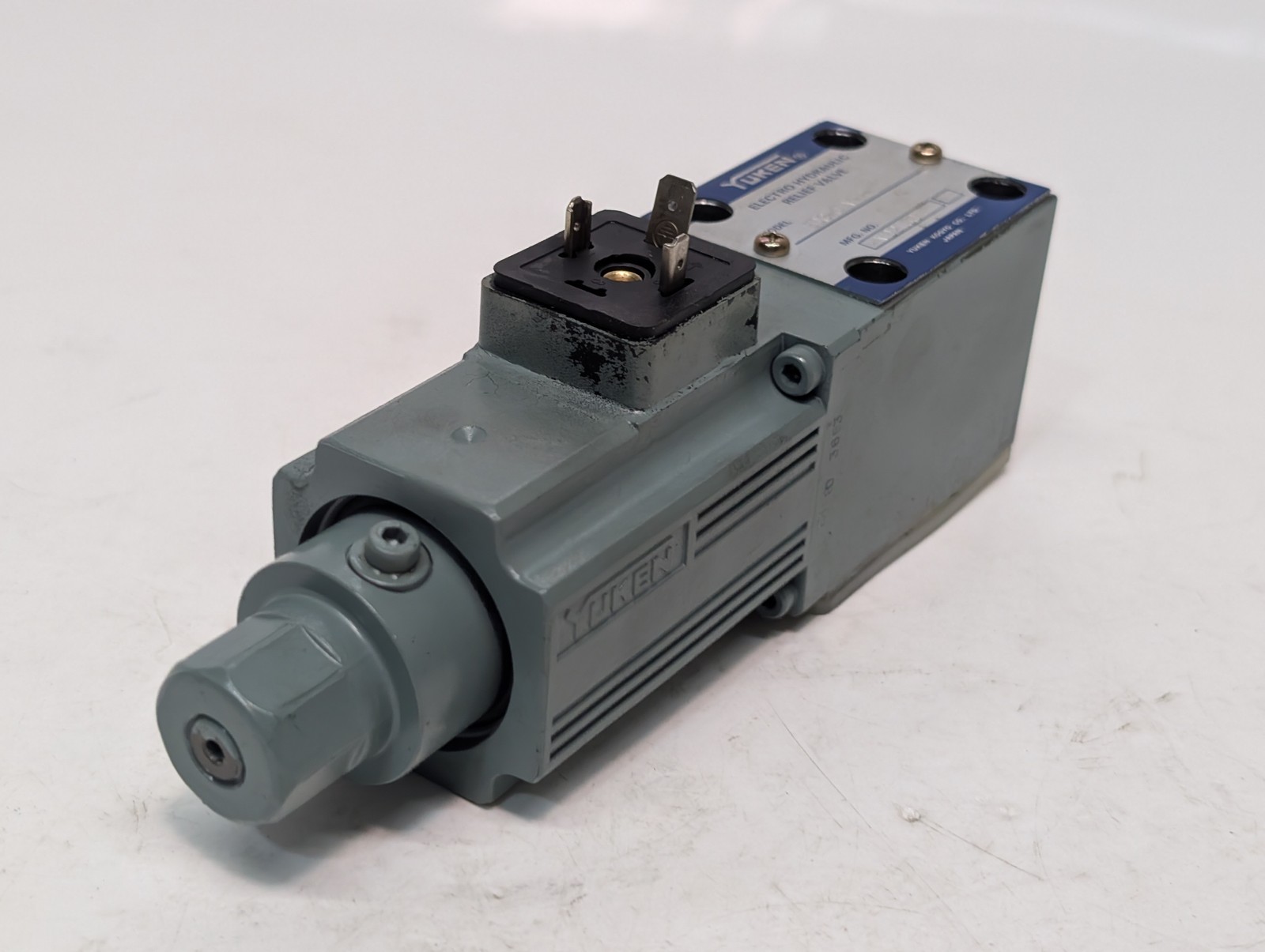Yuken EDG-01V-H-11 electro hydraulic relief valve Japan industrial as shown