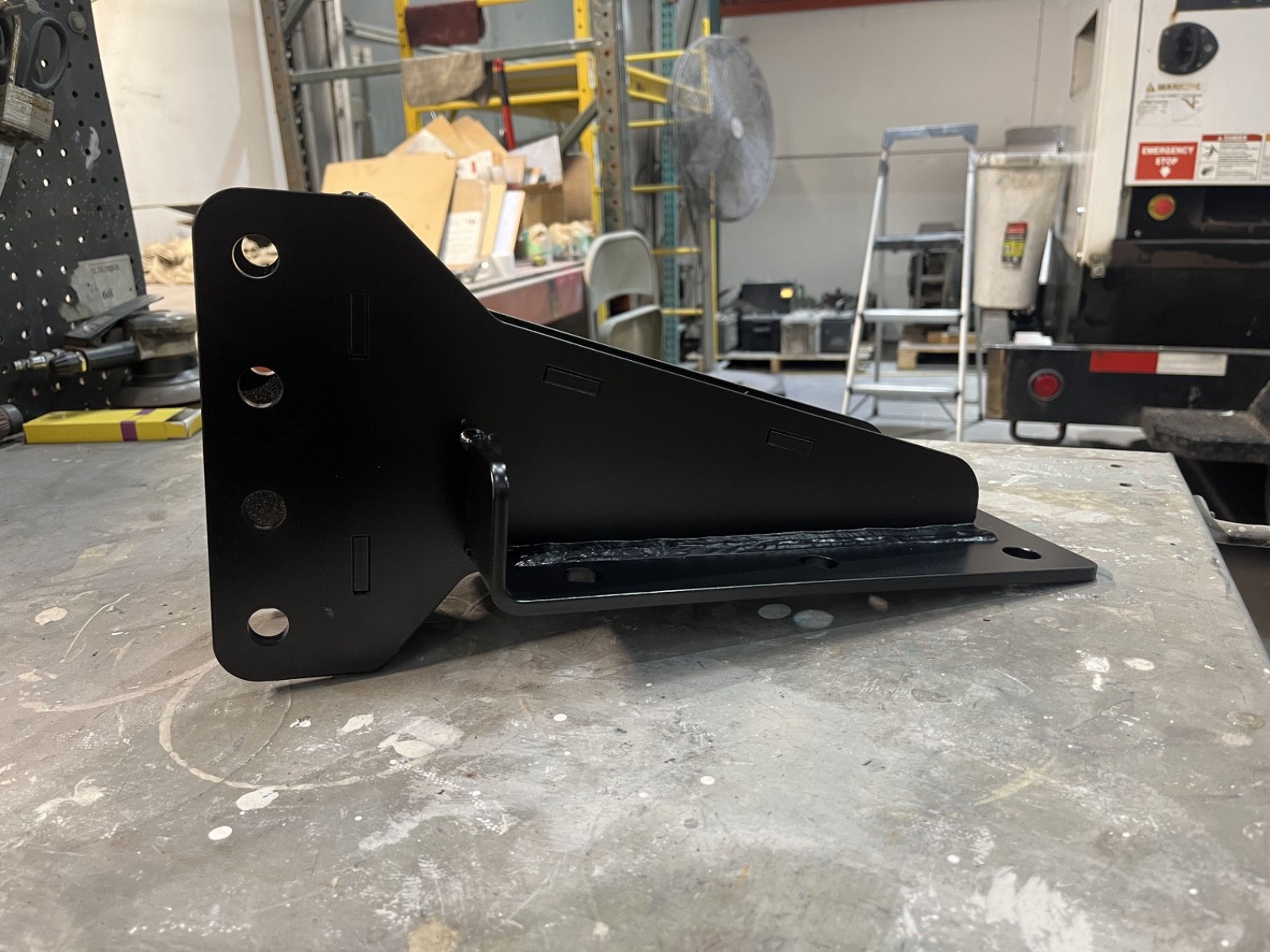 Hitch Mounting Plate for Cummins / MMDI Trailers – P/N: A053P590