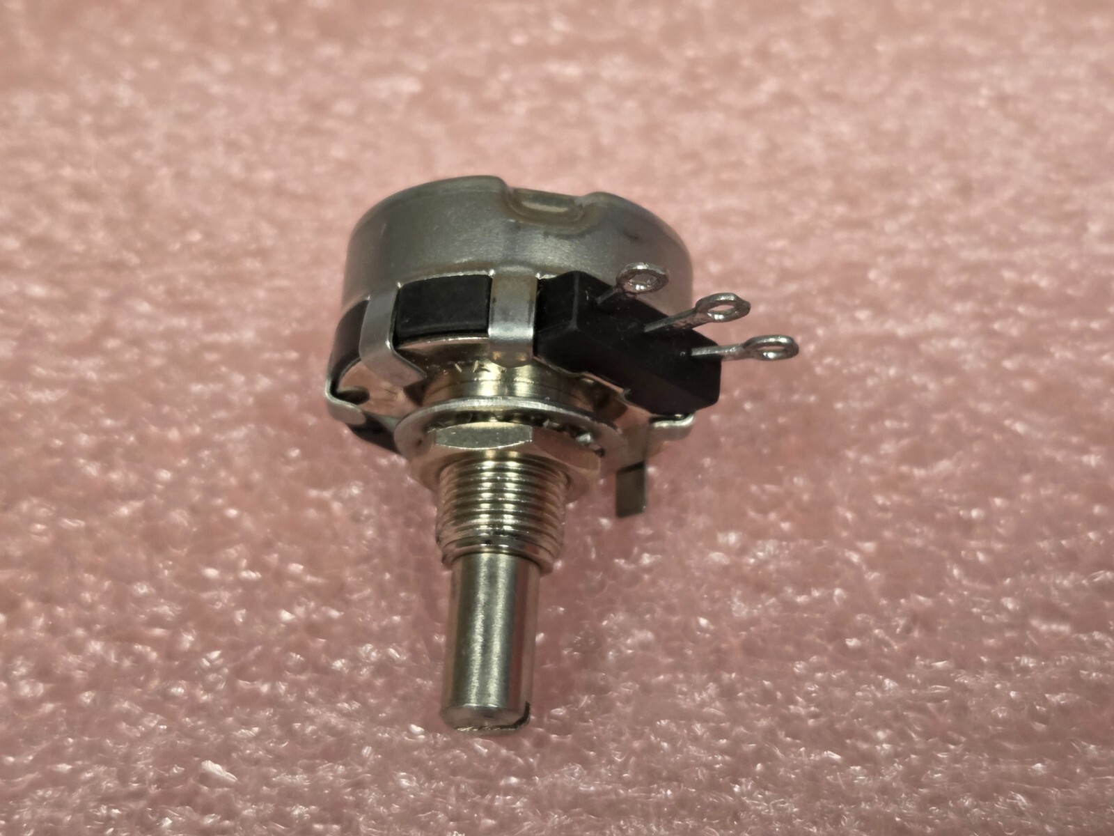 ‘1 PIECE’ – PN# RV4NAYSD201A -CLAROSTAT – RESISTOR, VARIABLE