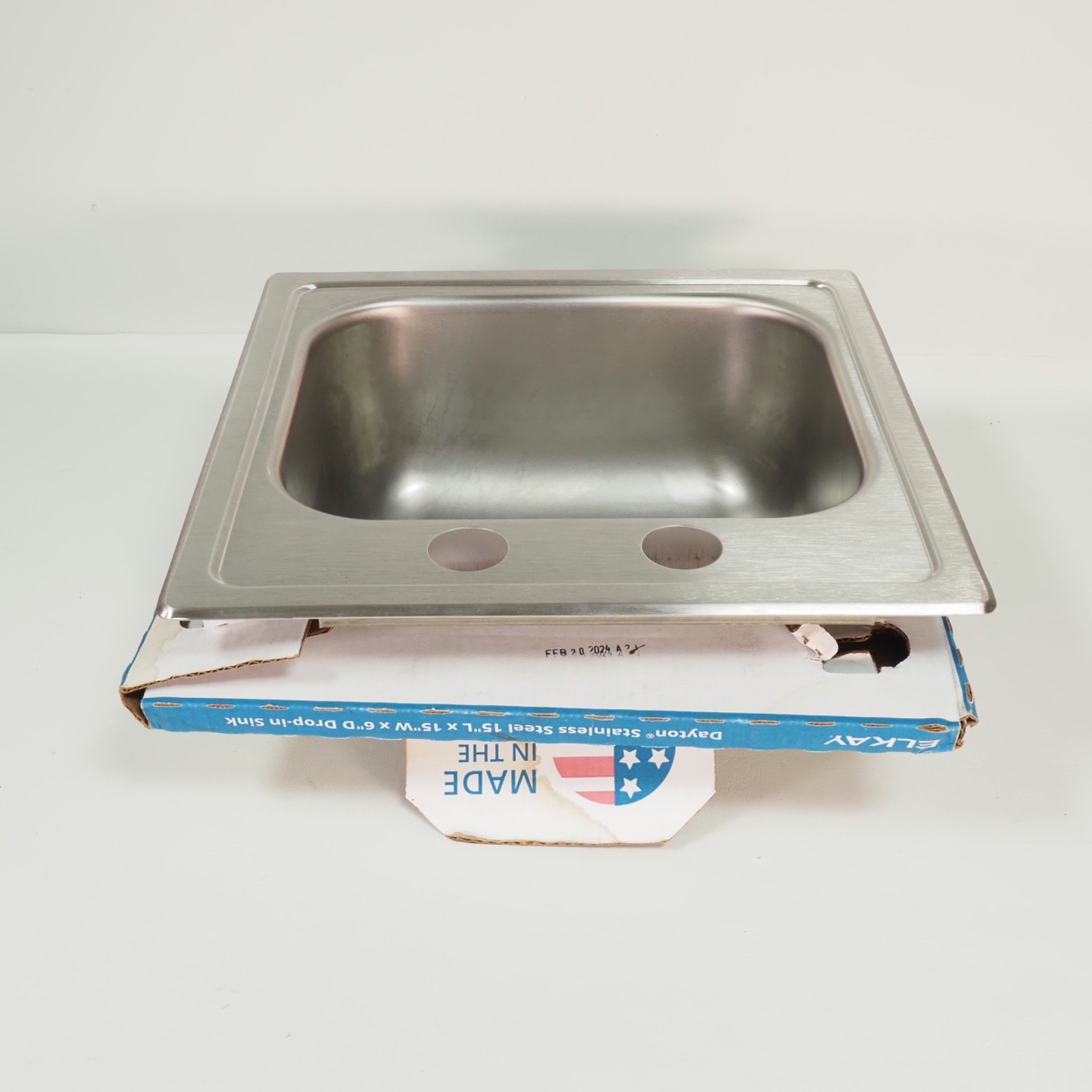 Elkay Dayton Stainless Steel 15″ x 15″ x 6″ Drop-in Bar Sink LWSB15156N 4351168