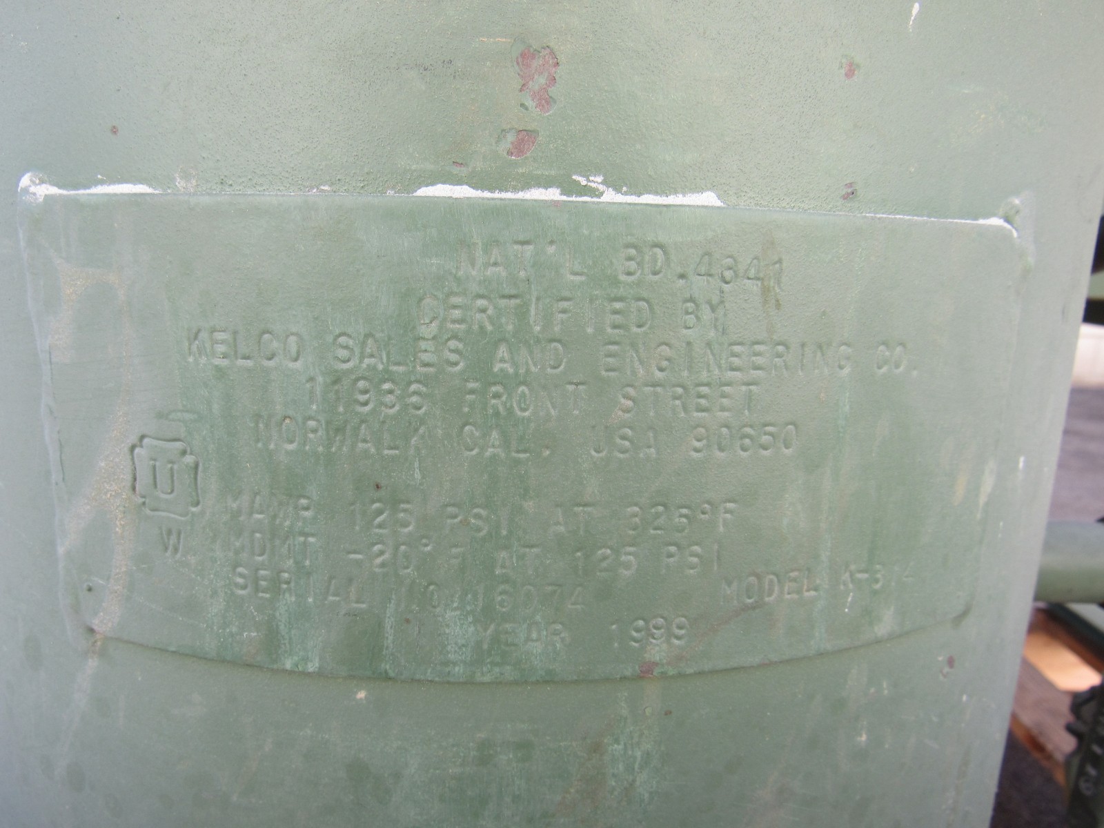 Kelco CH60C 60 x 36 x 30 pressure pot blast cabinet abrasive sand glass bead