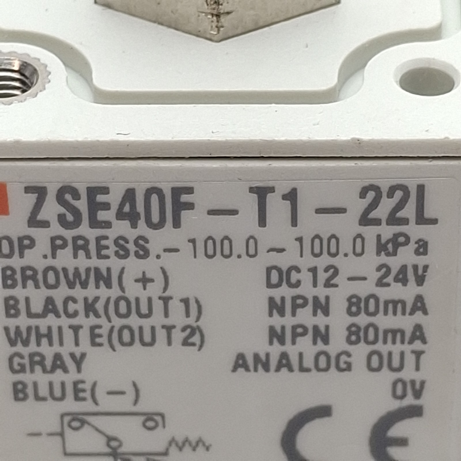 SMC ZSE40F-T1-22L Digital Vacuum Switch NPN, -100.0~100.0kPa, 12-24VDC, 1/8″ NPT