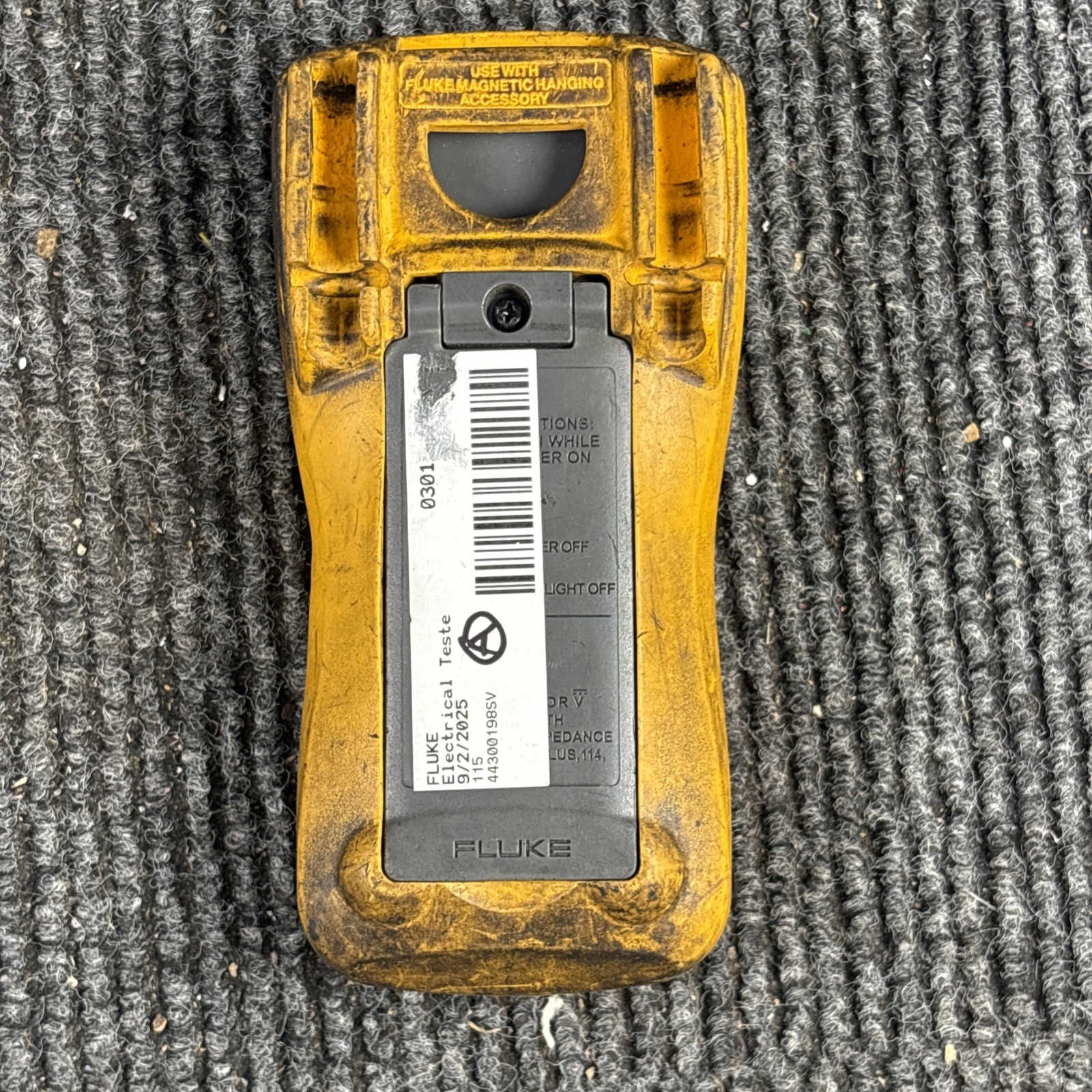 Fluke 115 True-RMS Field Technicians Digital Multimeter No Leads