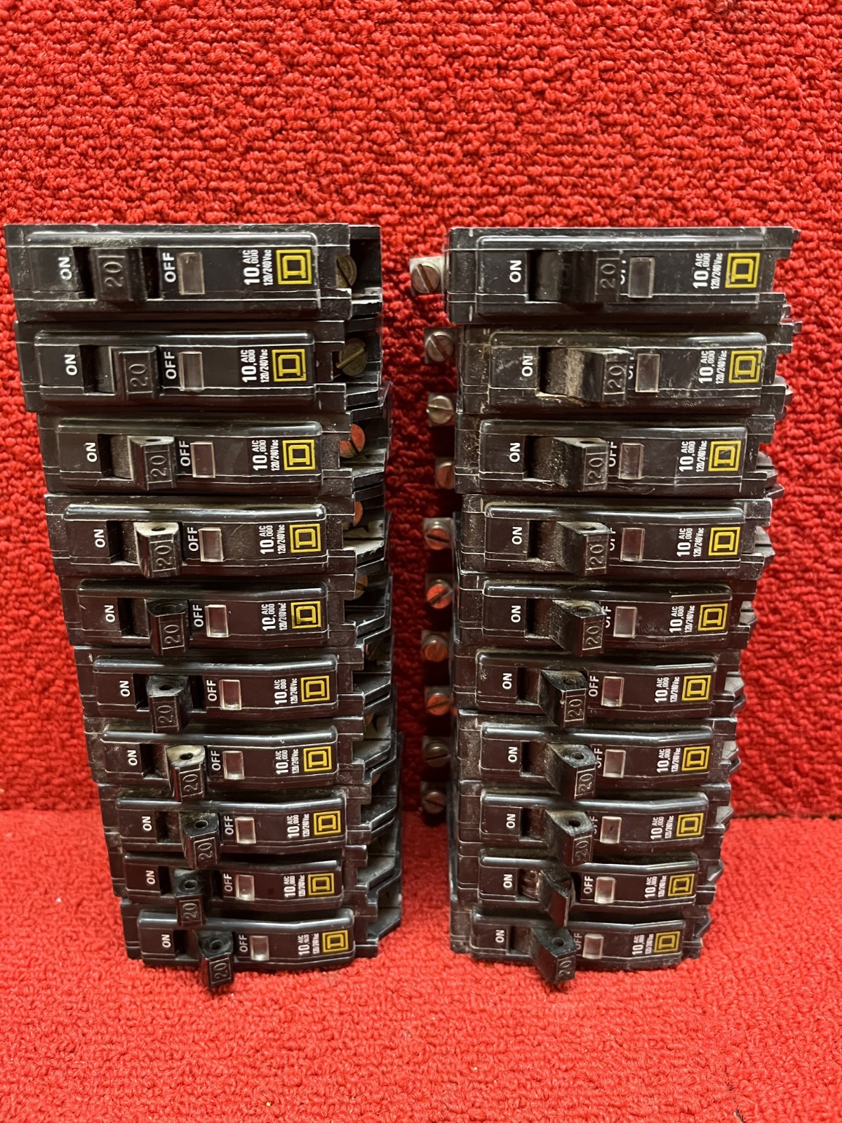 Lot of 20 Square D QO120 Circuit Breakers 20Amp 1 Pole 120/240VAC 10ka Good Cond