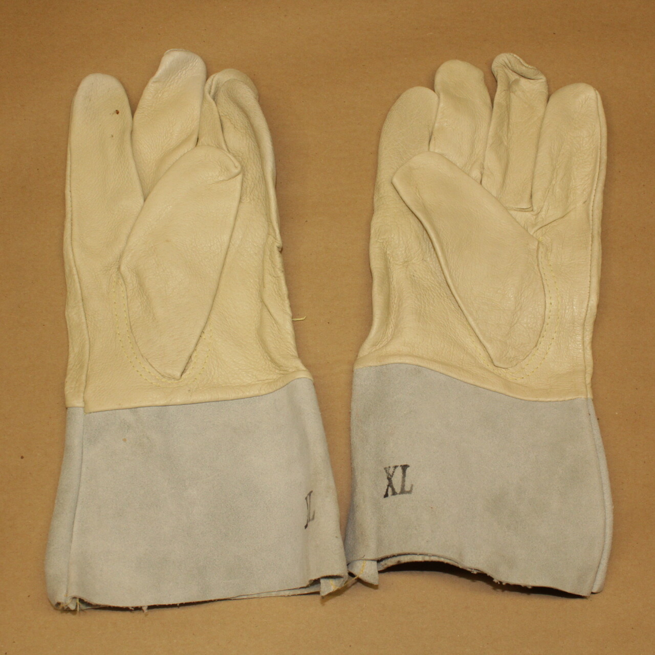 PIP 75-320 XL Top Grain Pigskin Leather Welder’s Work Safety Gloves