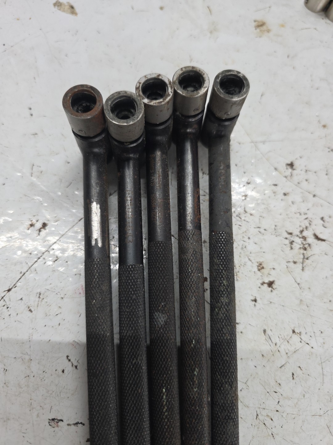 Aircraft Tools Alcoa Fastening Systems Tool 3/16″ only one you get