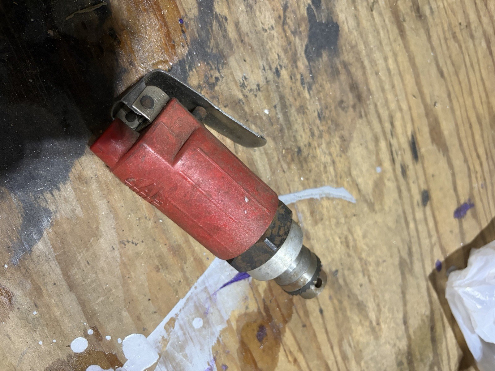 Mac tools Red Pneumatic Air Drill w/ Lever Trigger and Chuck