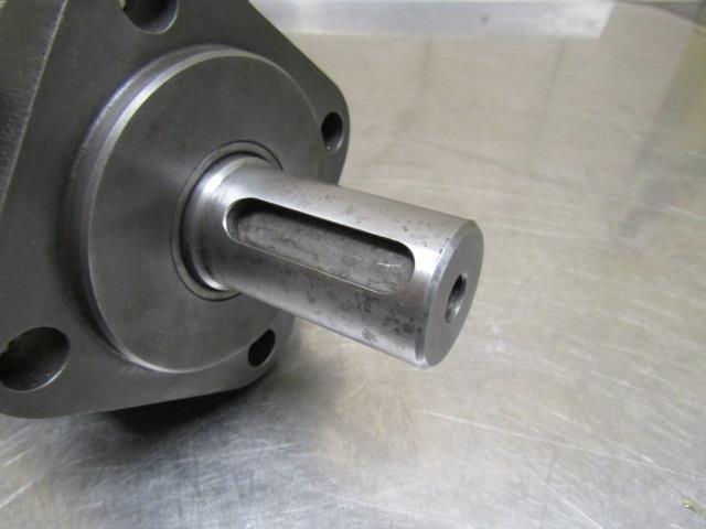 Hubtex #3050403 Hydraulic Motor 1-1/4″ shaft