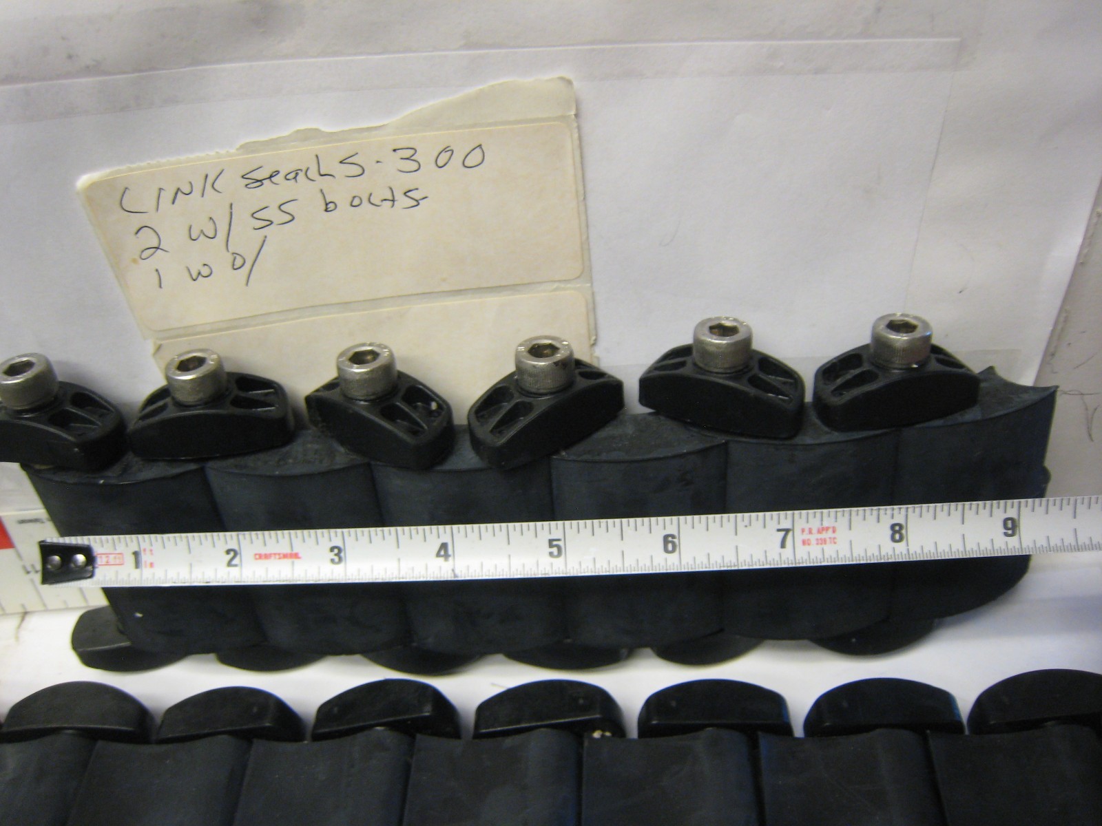 3 yes 3 Used LS-300-S-316-V S/S LINK SEAL 2 X 6 links & 1 X 8 Links 2 W SS