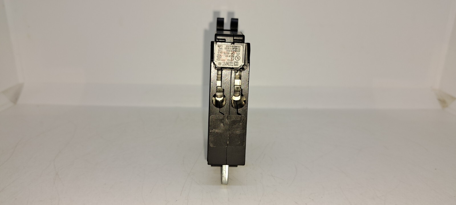 Square D QOT2020 2-20 Amp 120/240V Single Pole Tandem Circuit Breaker QO2020 NEW