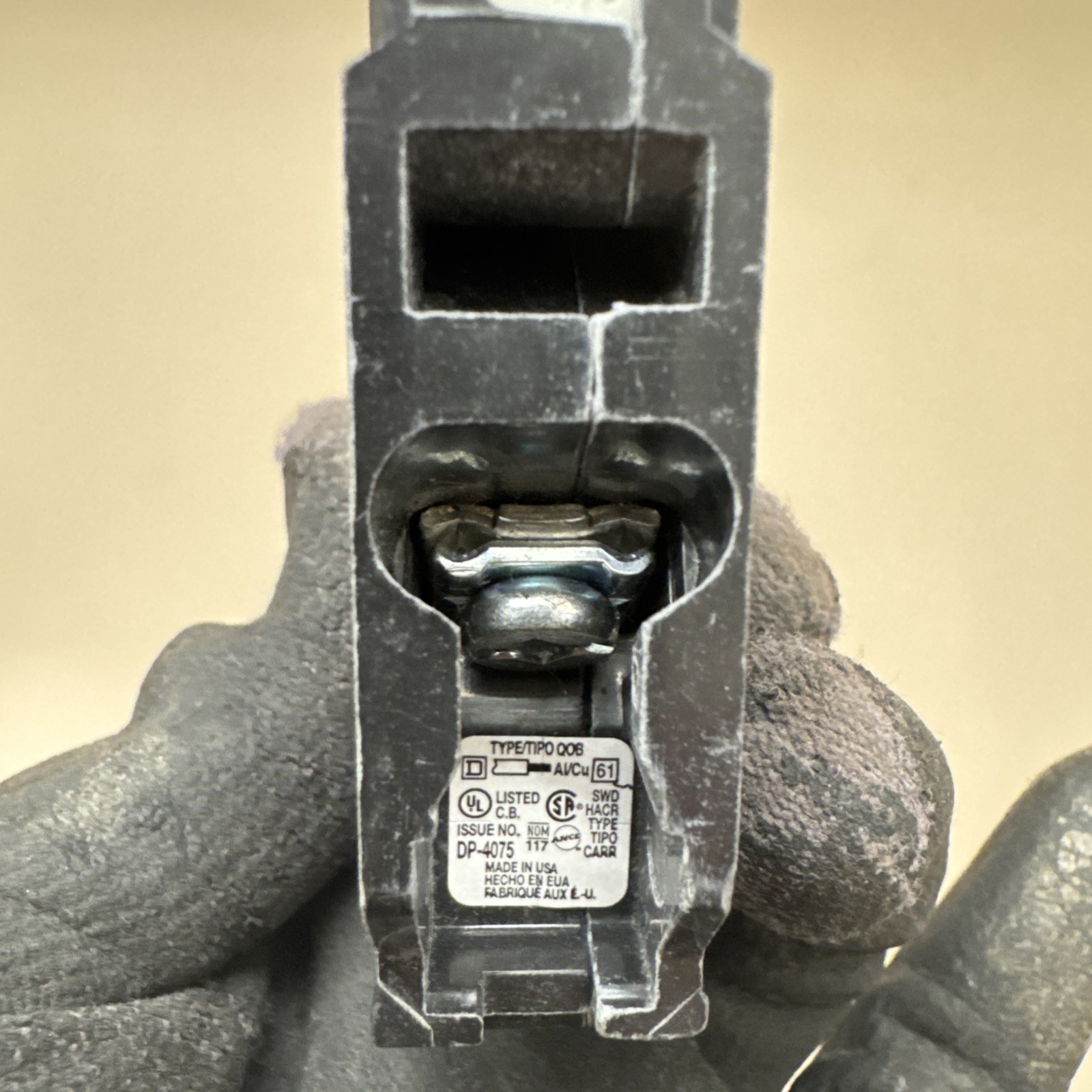 Square D QOB120 20Amp Circuit Breaker – 1Pole – 120/240V 10kA-NNB Freeship