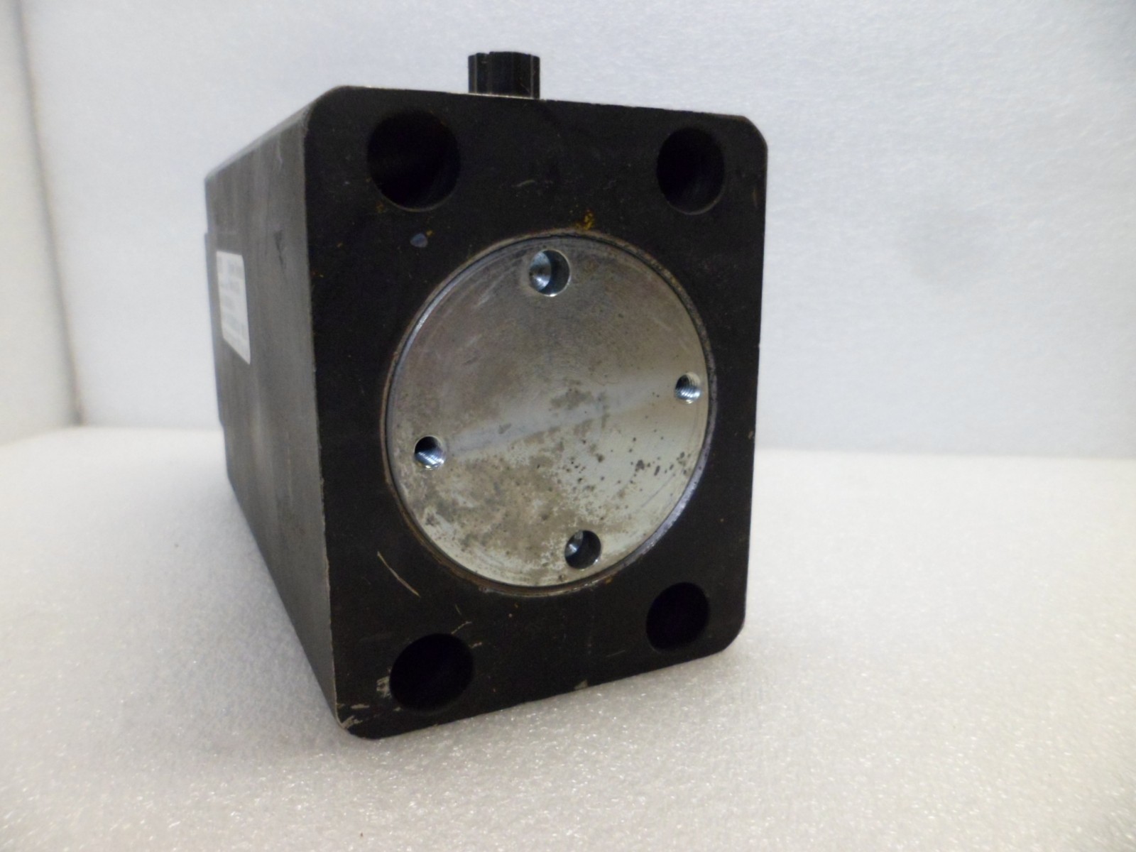PARKER 50 TCHDBRS 3A 100.0 HYDRAULIC CYLINDER 50mm. BORE X 100mm. STROKE N.O.S.
